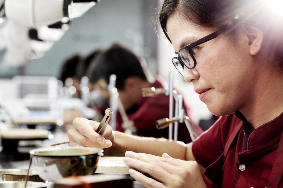 Nữ trang 100% từ kim loại  tái chế